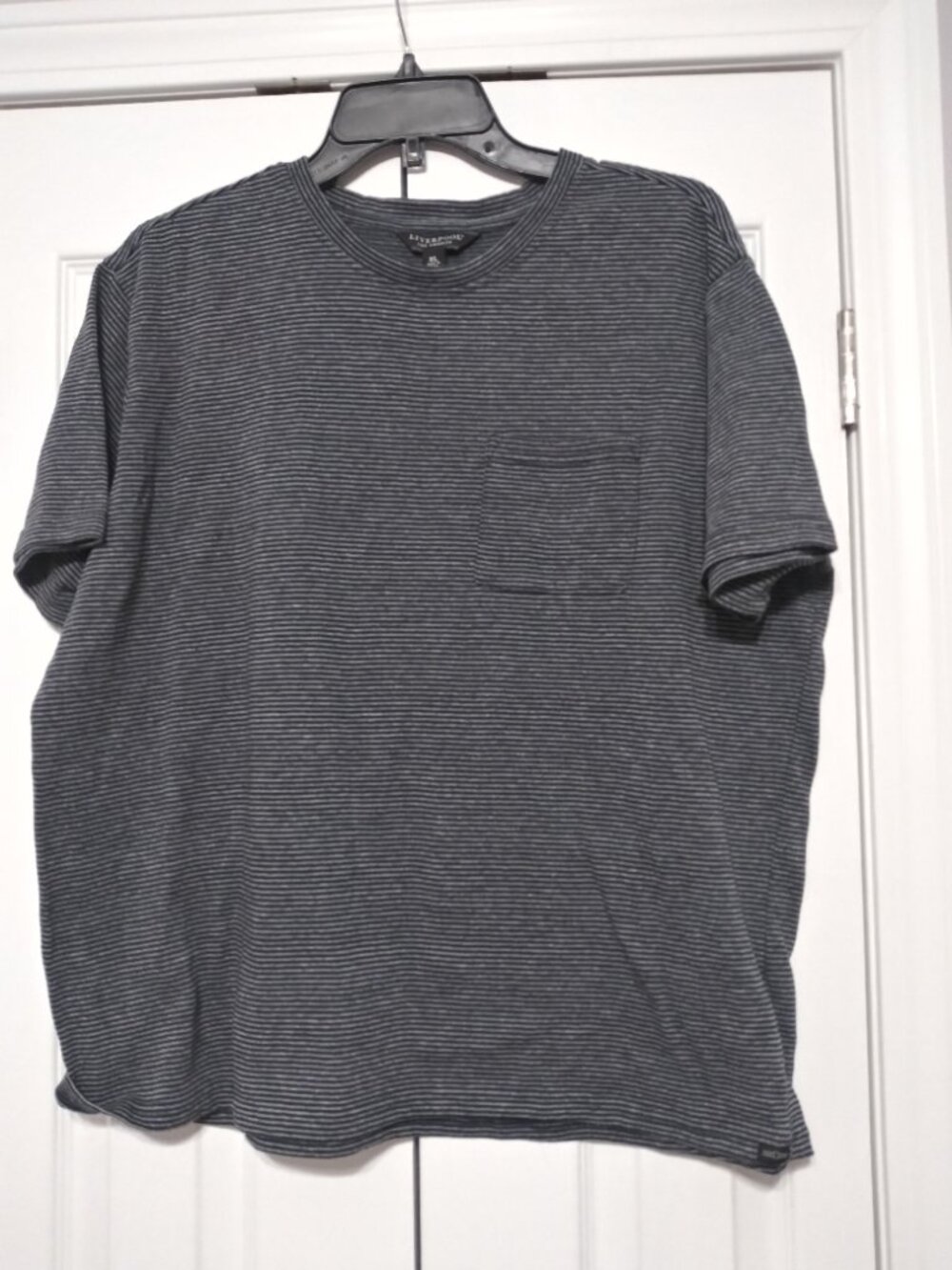 LIVERPOOL Los Angeles  Short Sleeve T-Shirt Size Large
